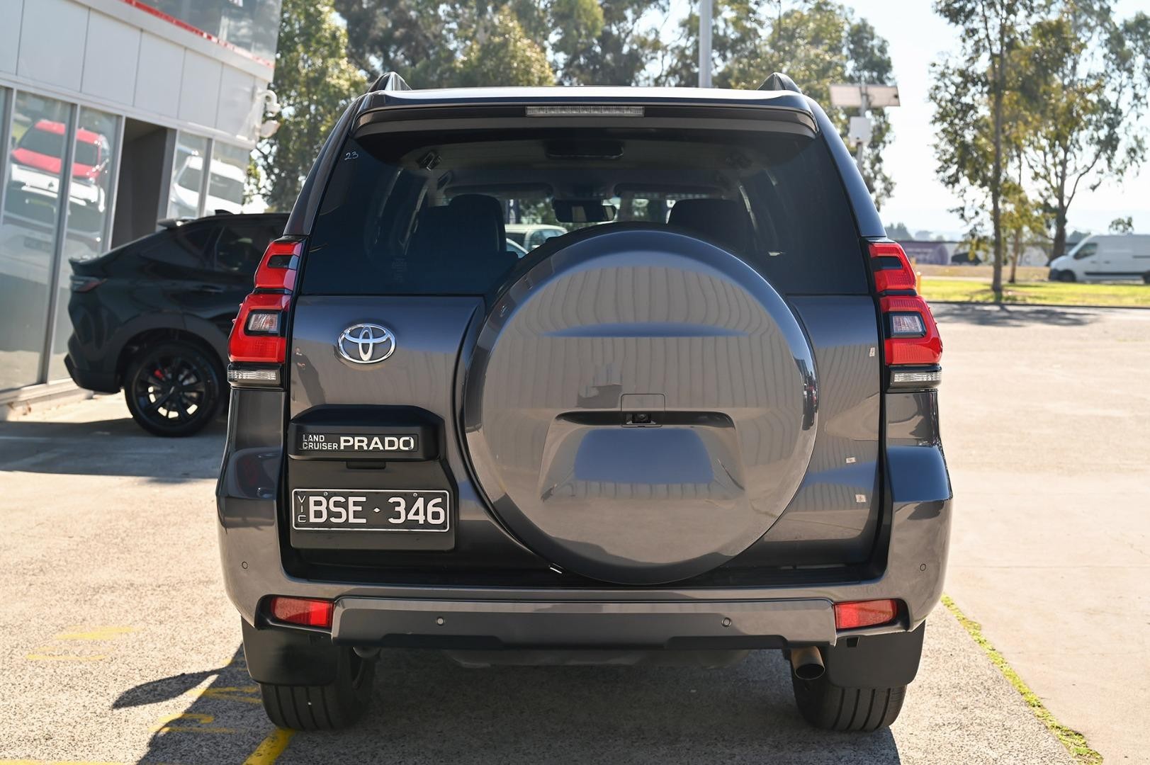 Toyota Landcruiser Prado image 4