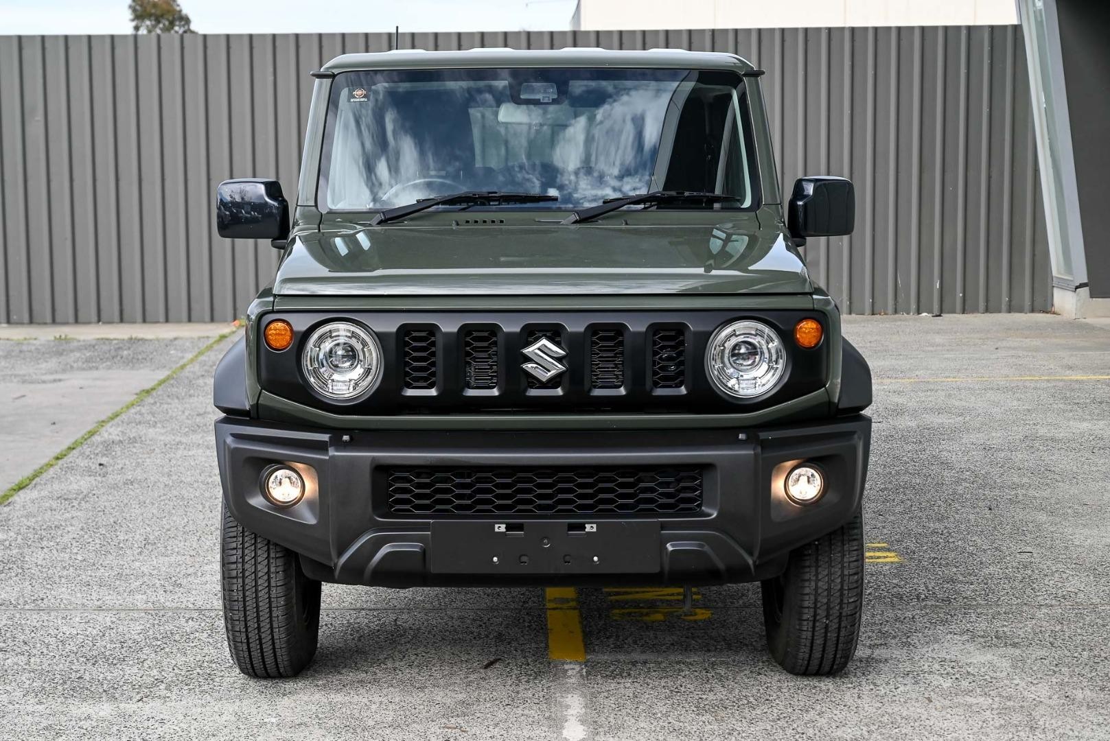 Suzuki Jimny image 2