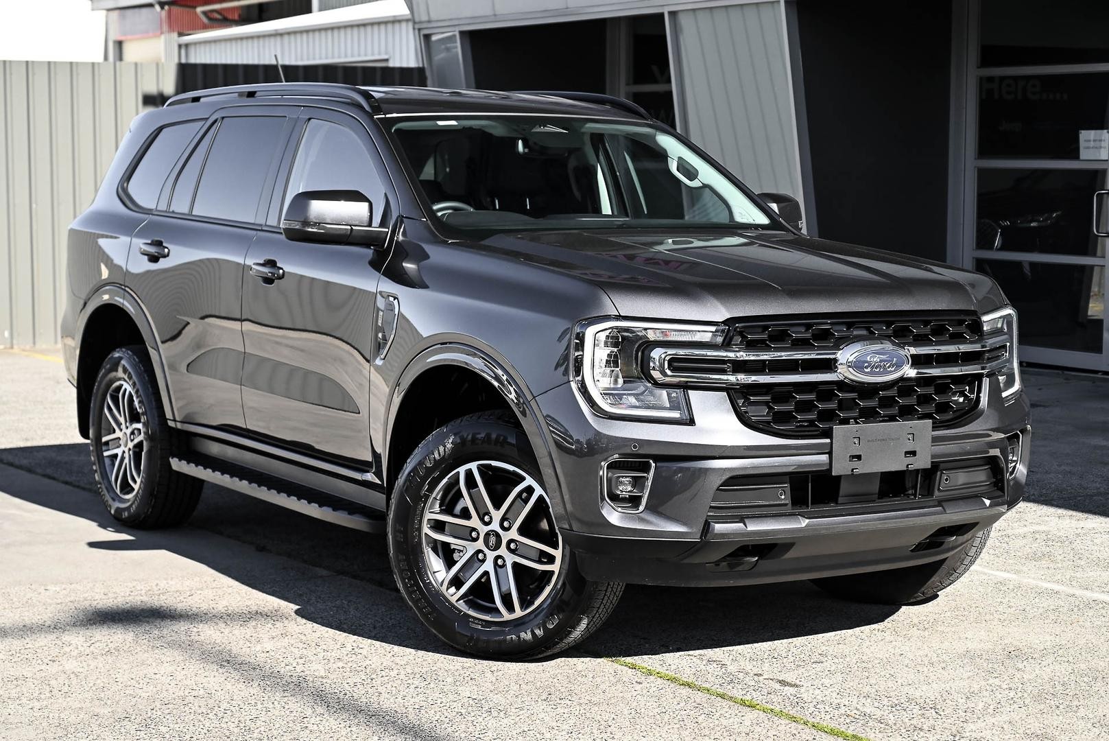 Ford Everest image 1