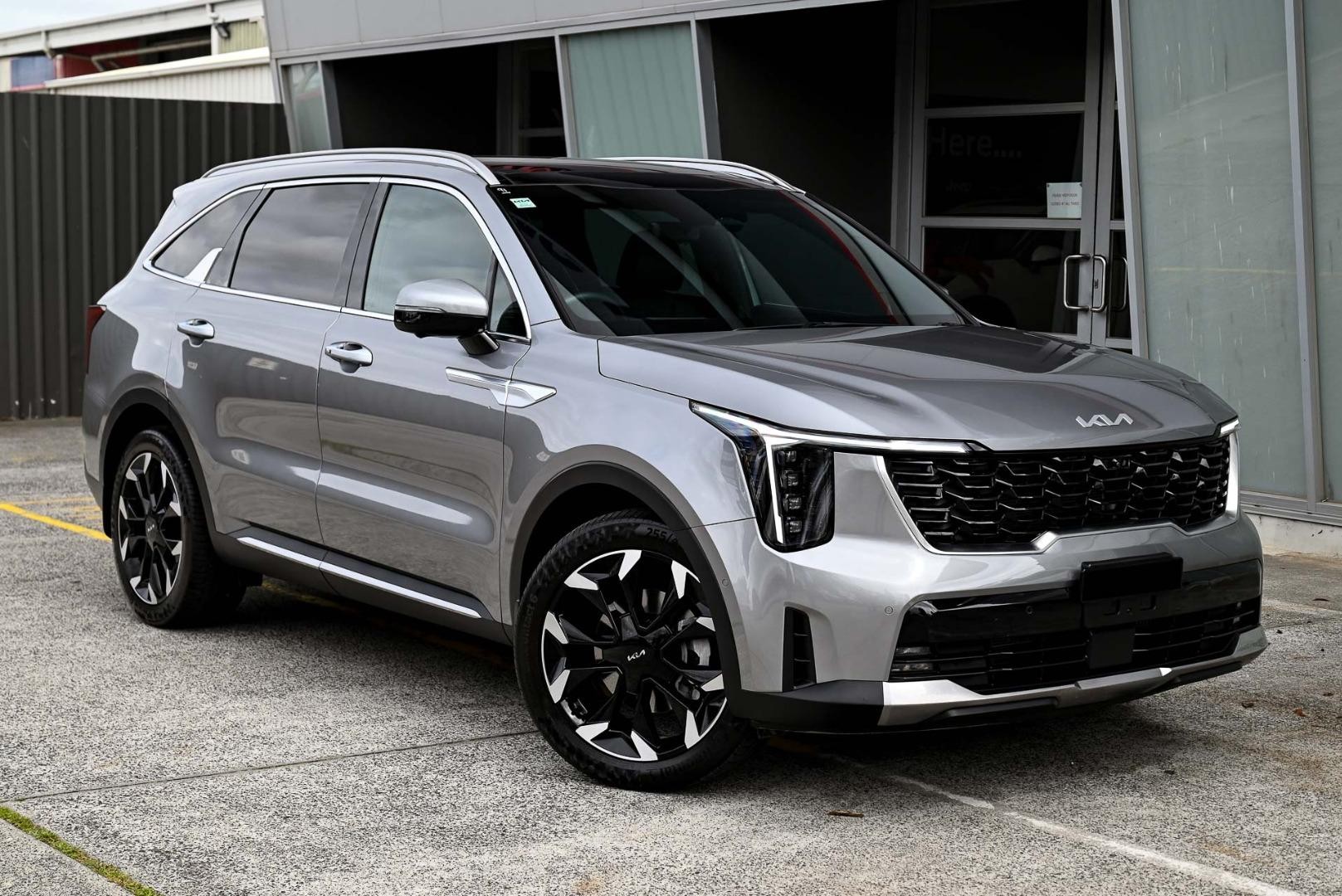 Kia Sorento image 1