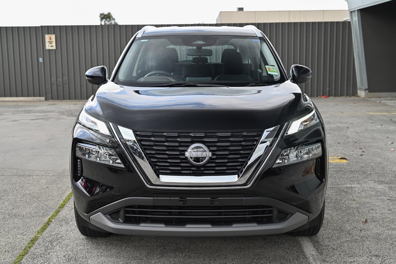 Nissan X-trail image 2