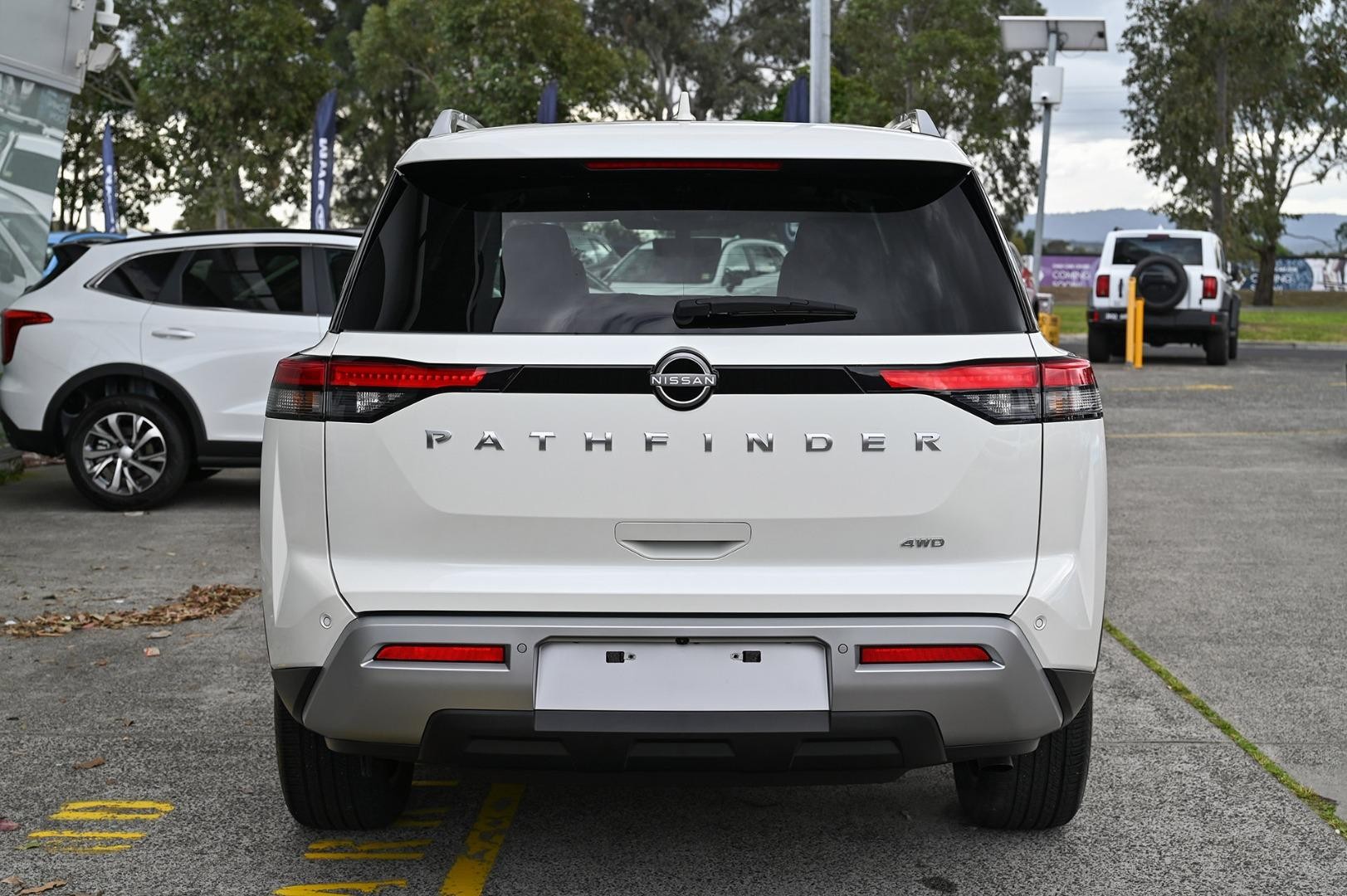 Nissan Pathfinder image 4