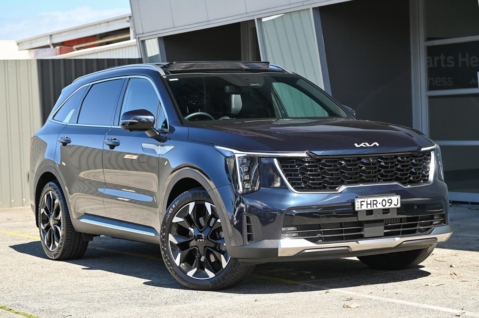 Kia Sorento image 1