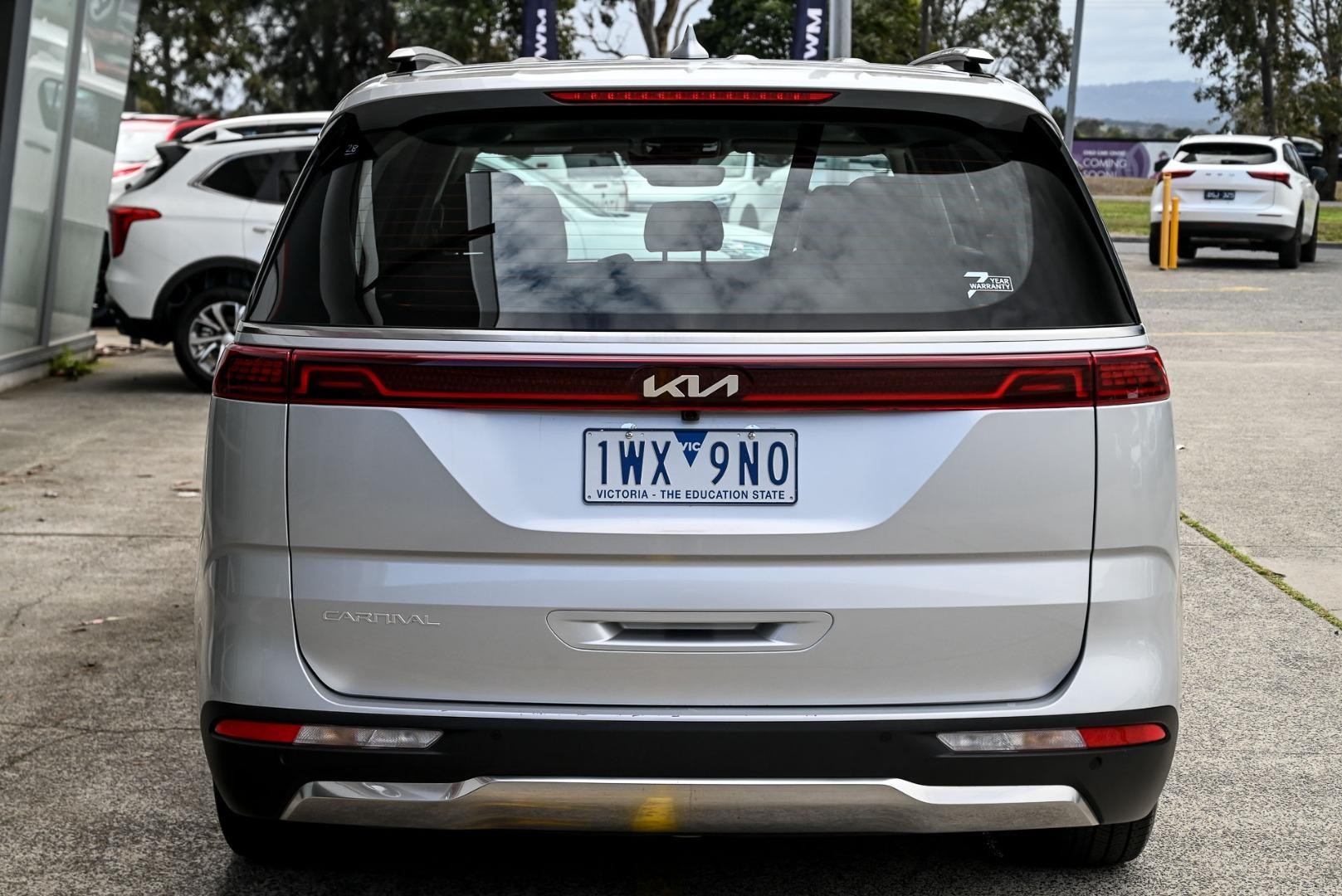 Kia Carnival image 4