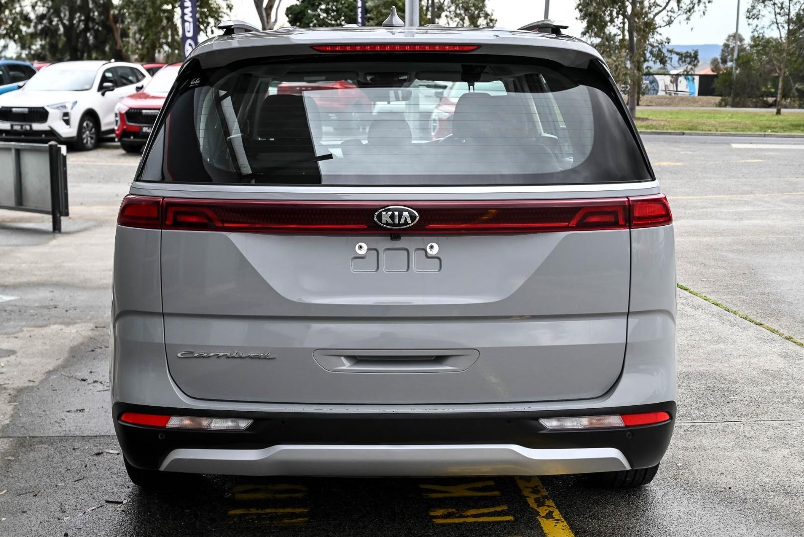 Kia Carnival image 4