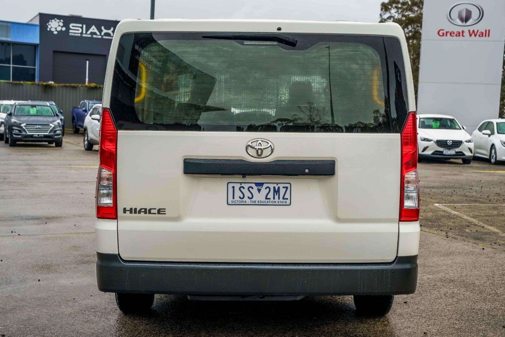Toyota Hiace image 4