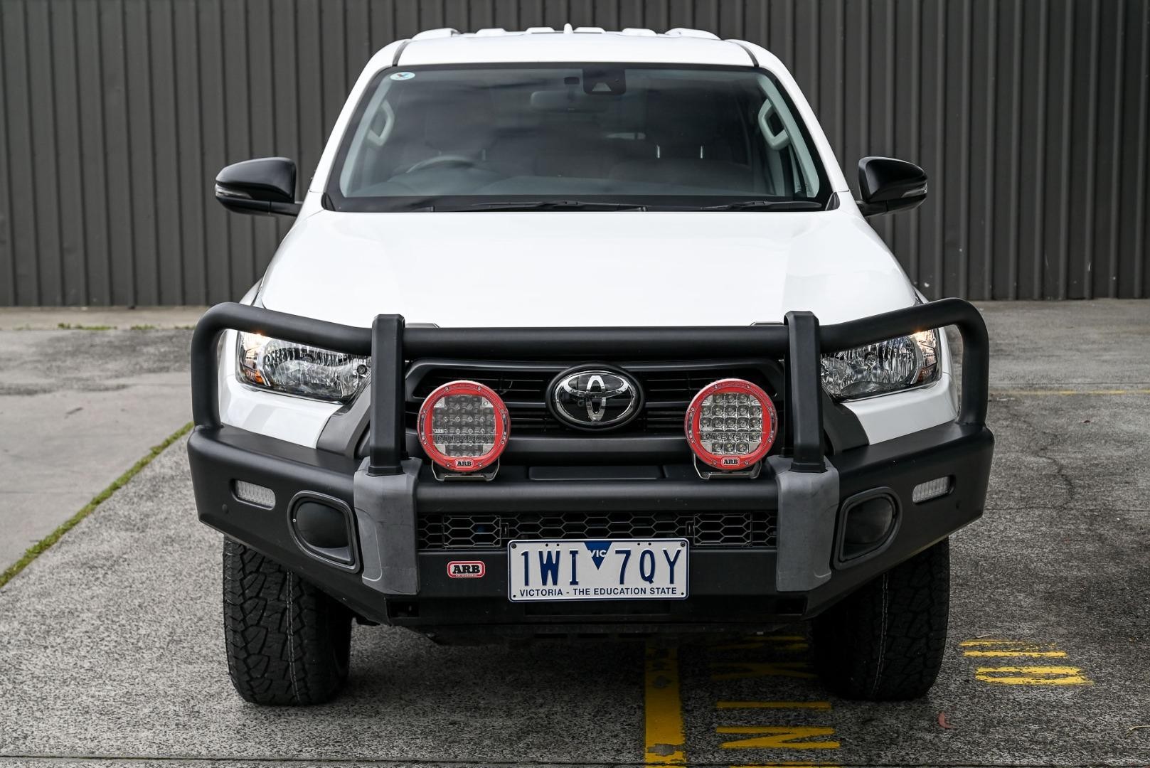 Toyota Hilux image 2