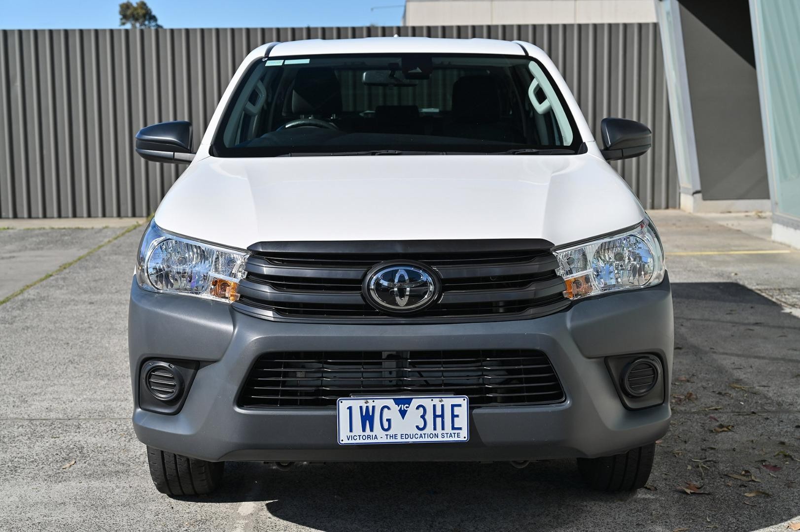 Toyota Hilux image 2