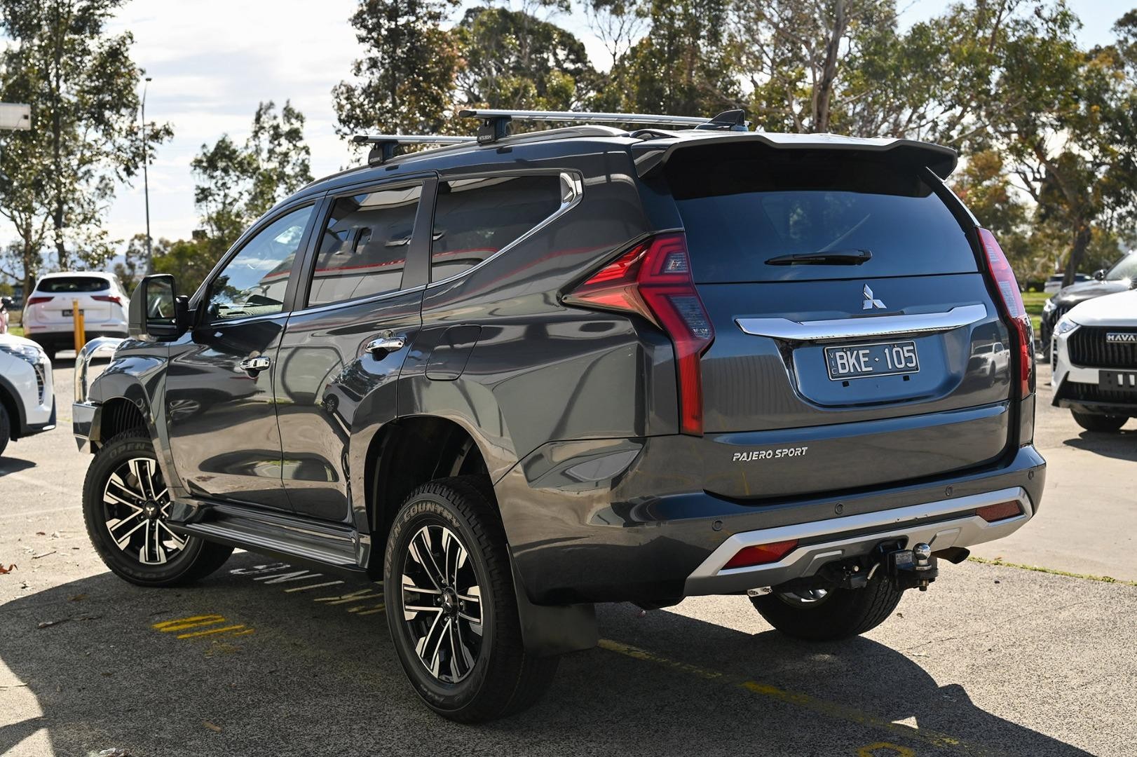 Mitsubishi Pajero Sport image 3