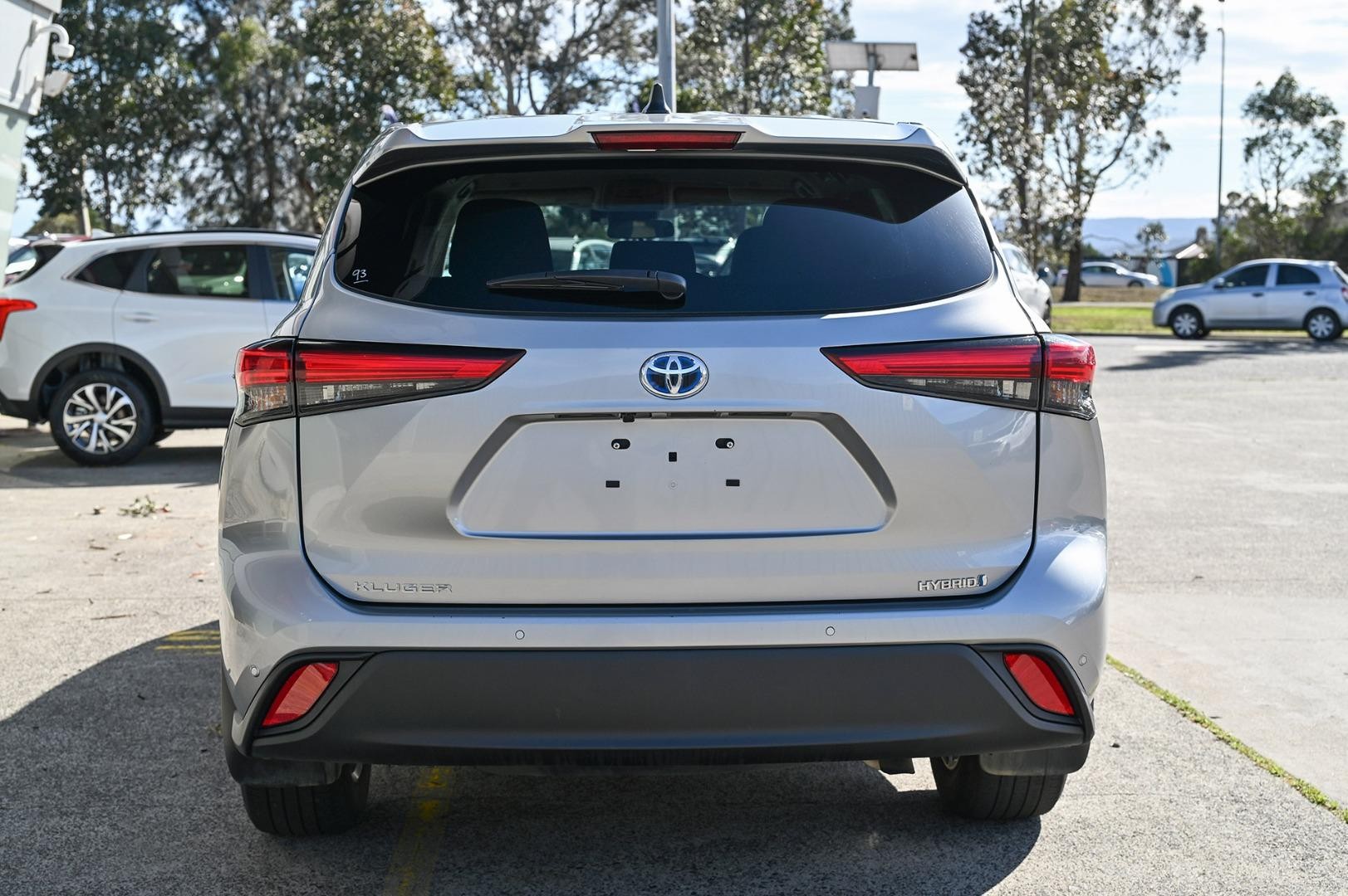 Toyota Kluger image 4