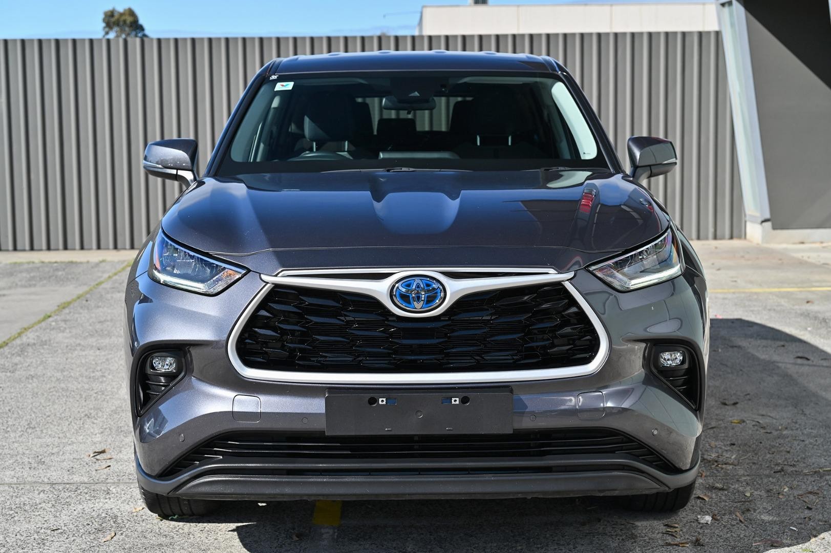 Toyota Kluger image 2