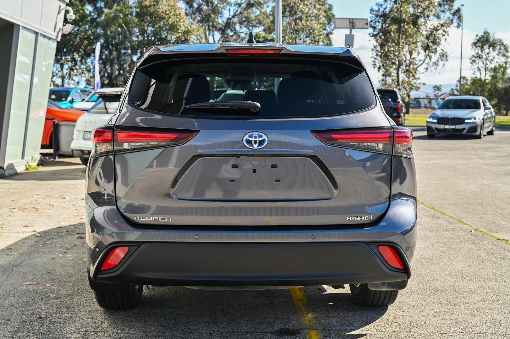 Toyota Kluger image 4