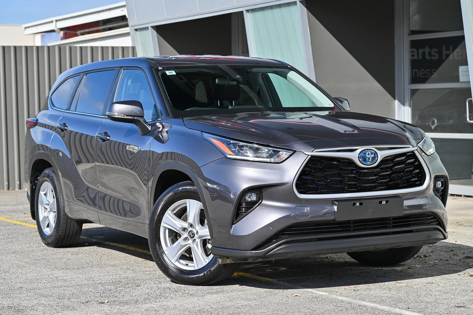 Toyota Kluger image 1