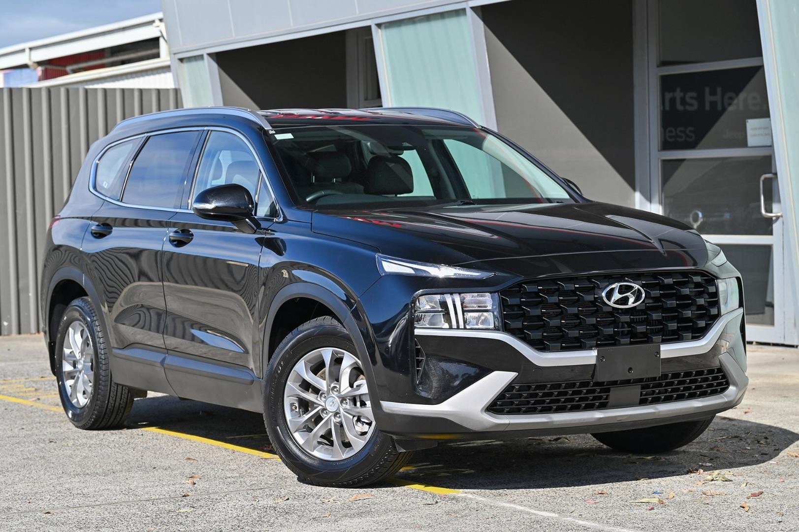 Hyundai Santa Fe image 1