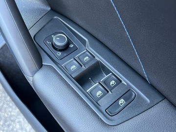 https://dvg-vehicle-assets.s3.amazonaws.com/147618/5tcsgahkih21p8af5q9bc60ip.jpg