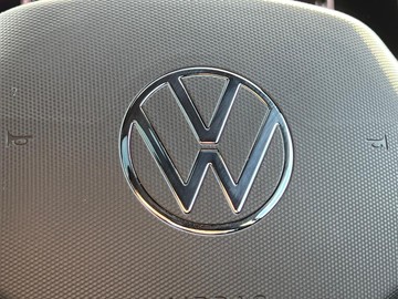 https://dvg-vehicle-assets.s3.amazonaws.com/170463/2naun0de0ds15q4jztggu1628.jpg