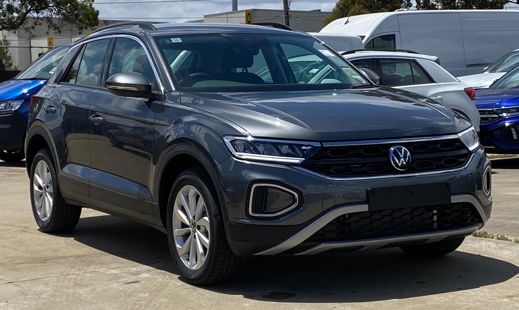 Volkswagen T-roc image 2