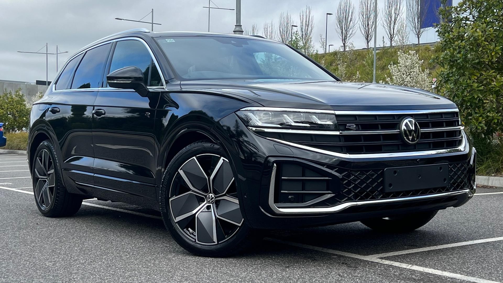 Volkswagen Touareg image 1