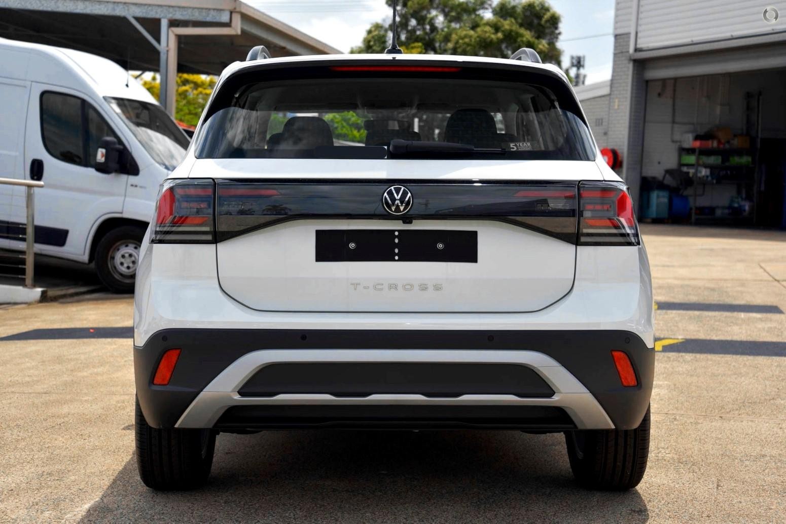 Volkswagen T-cross image 3