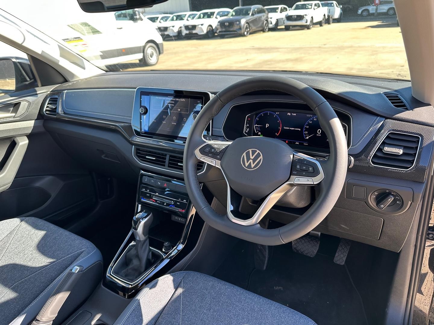 Volkswagen T-cross image 3
