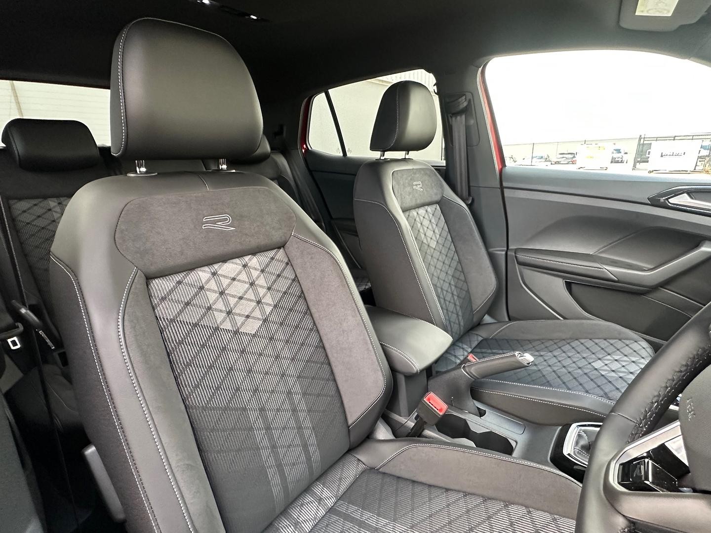 Volkswagen T-cross image 4