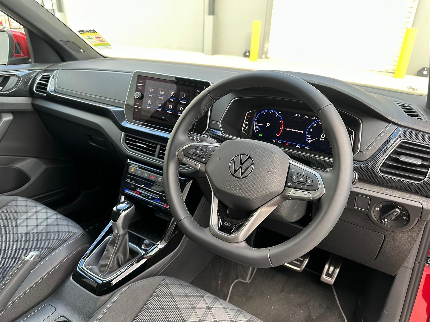 Volkswagen T-cross image 3