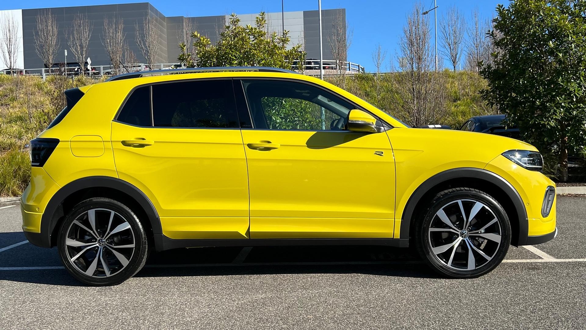 Volkswagen T-cross image 3