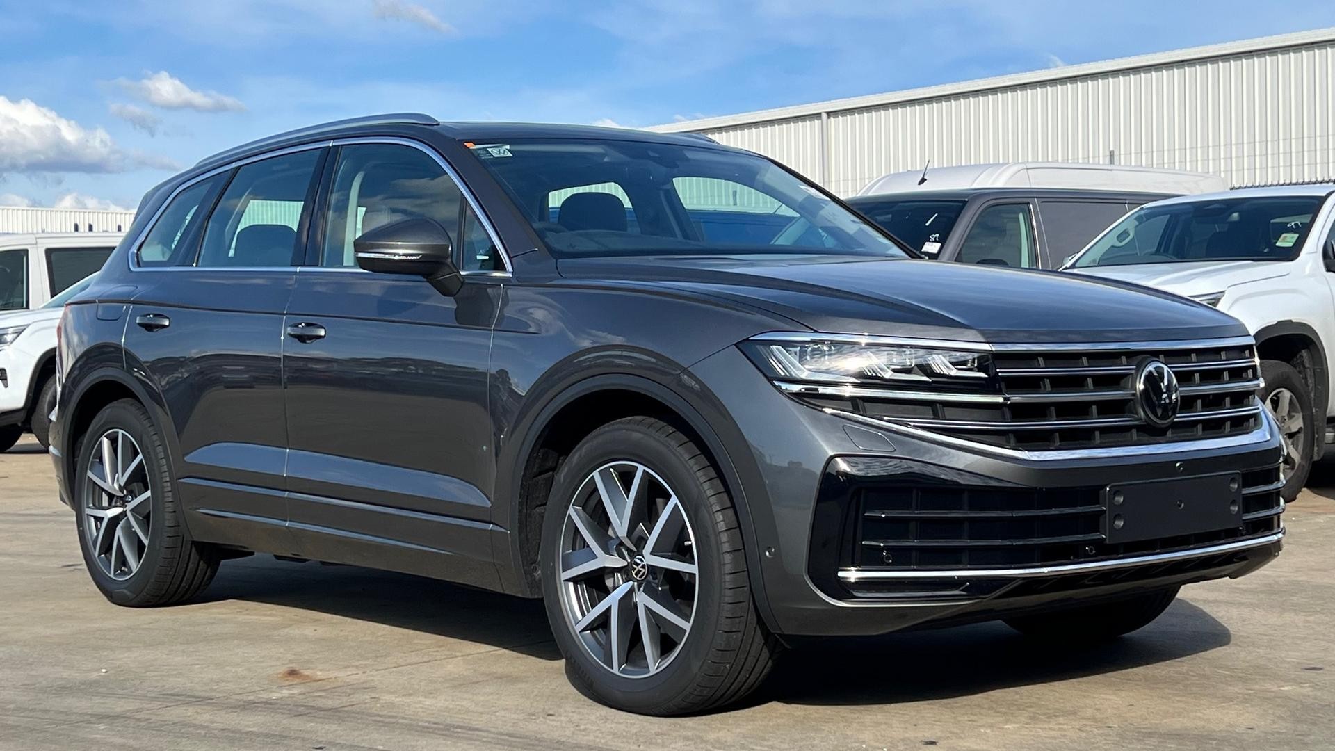 Volkswagen Touareg image 2