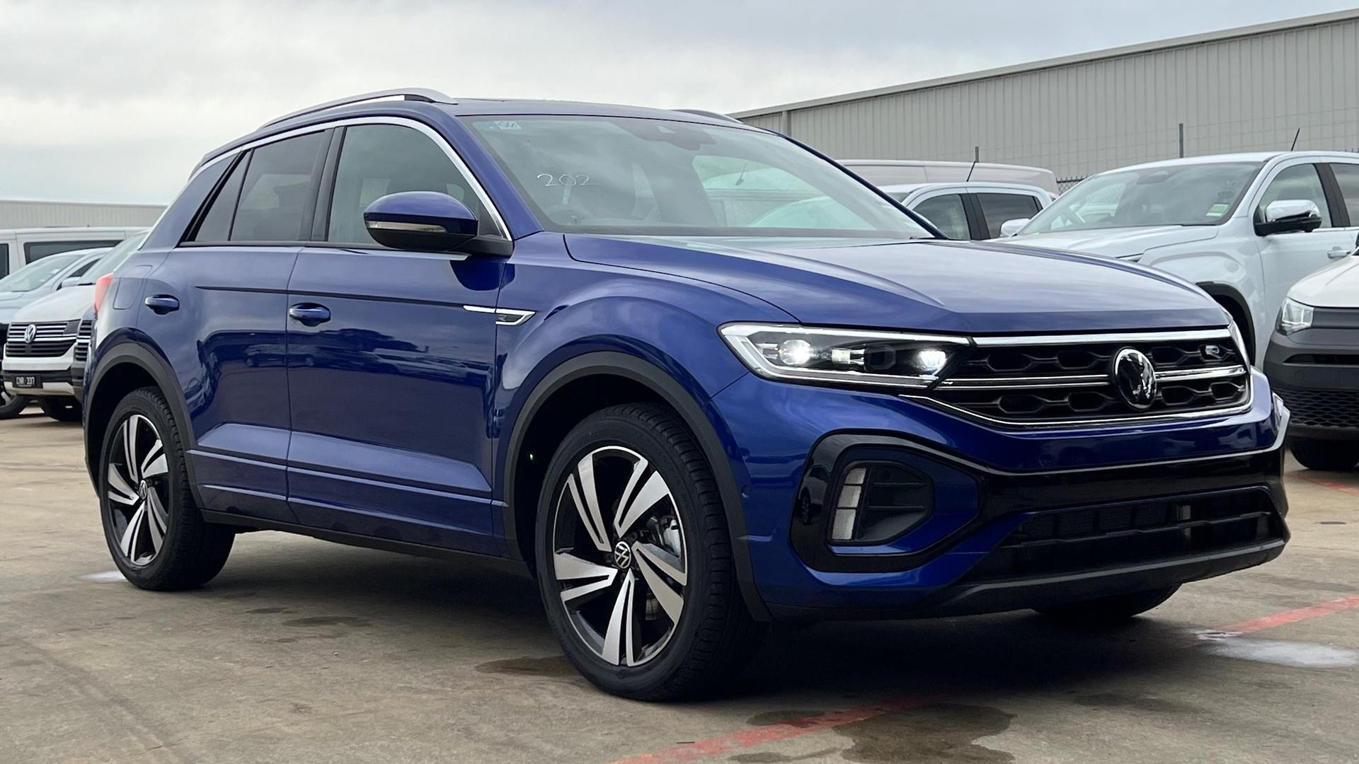 Volkswagen T-roc image 2