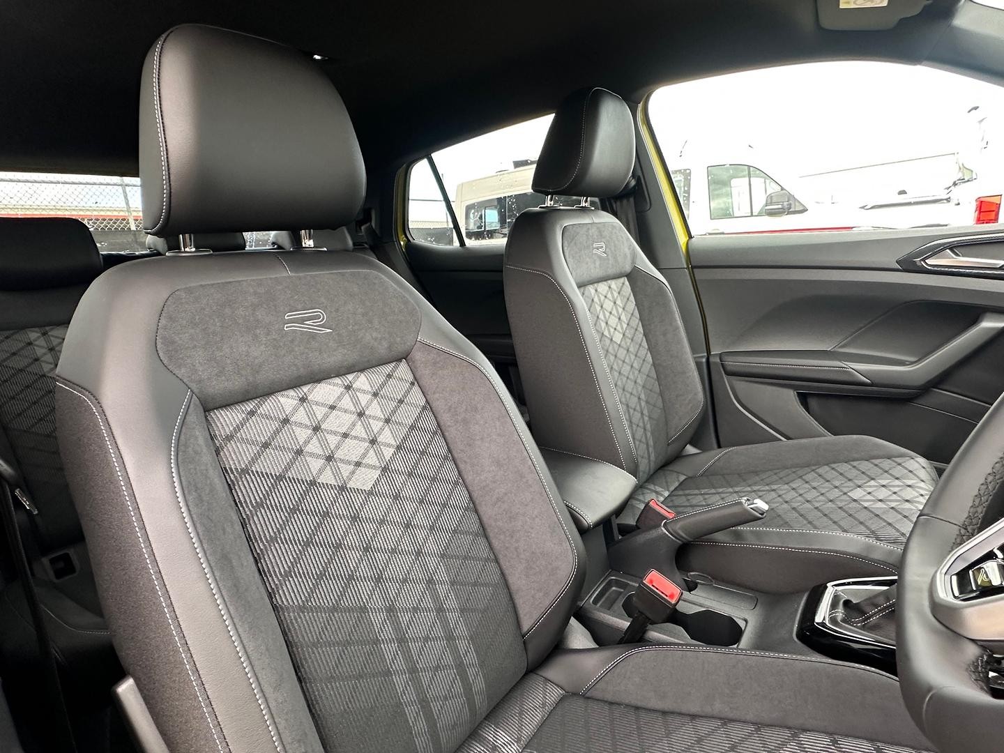 Volkswagen T-cross image 4