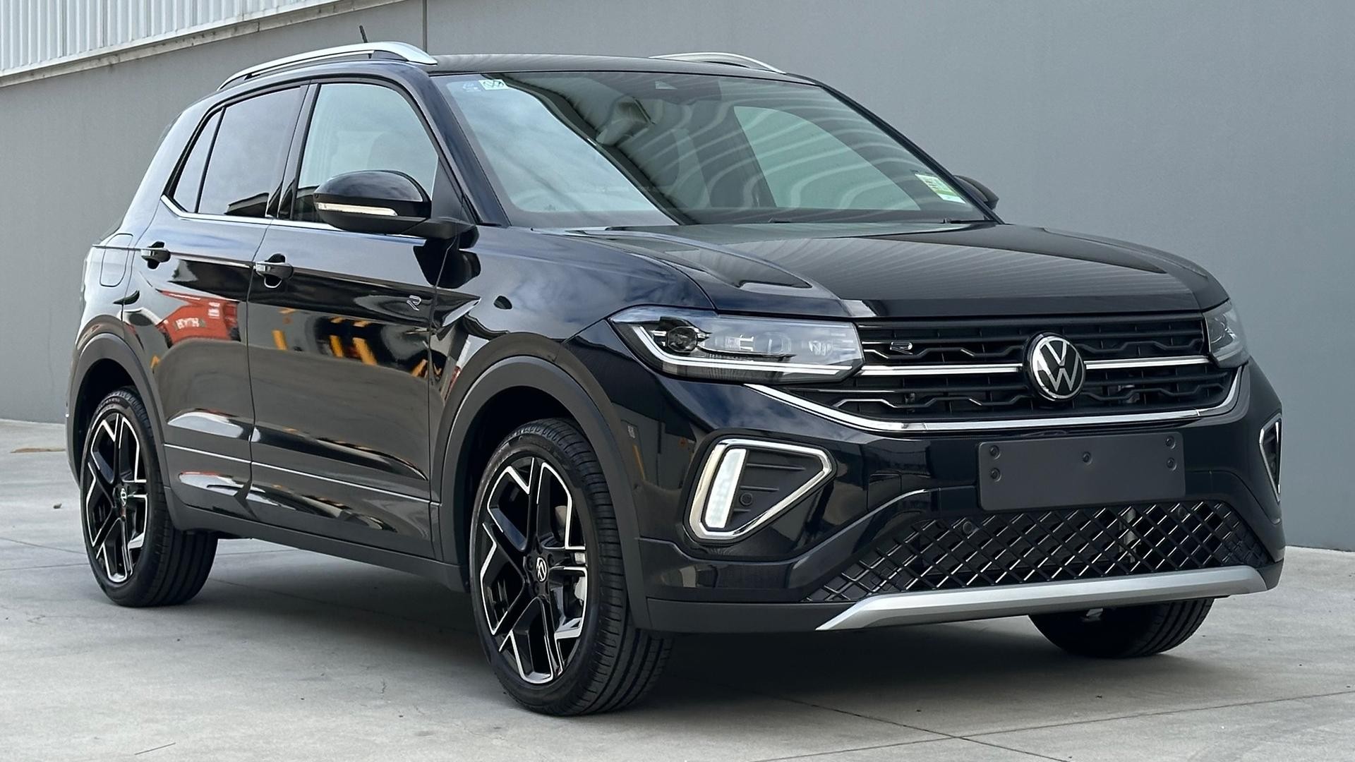 Volkswagen T-cross image 2