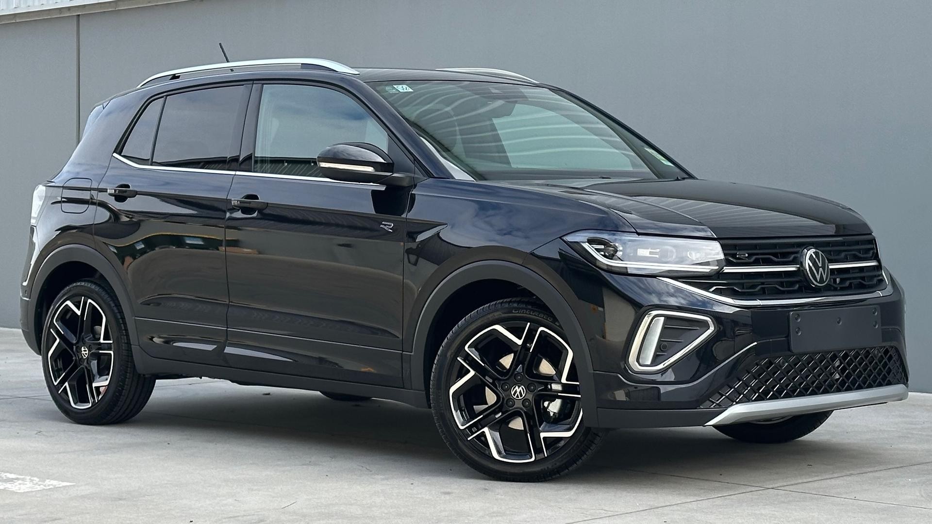 Volkswagen T-cross image 1