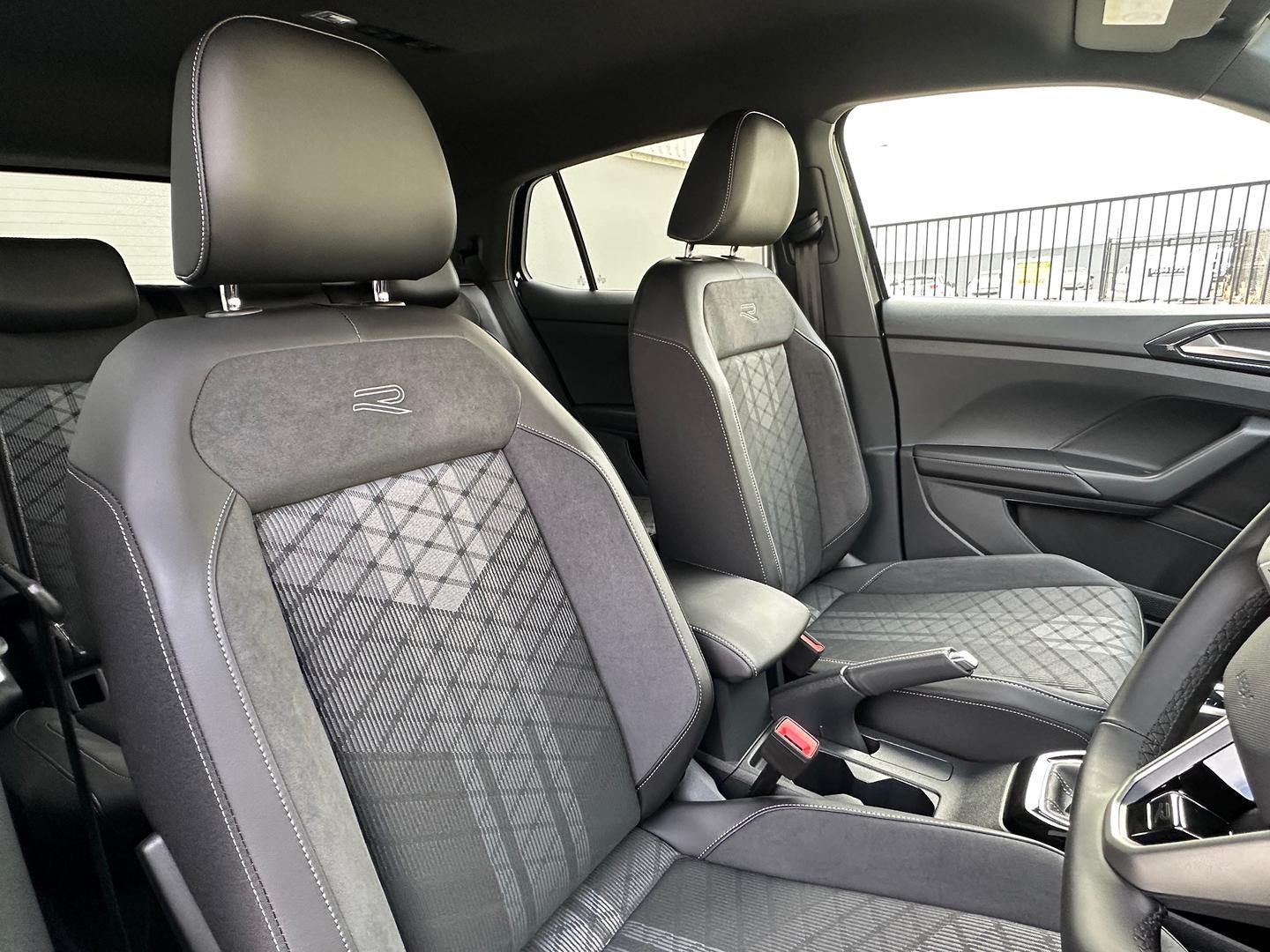 Volkswagen T-cross image 4