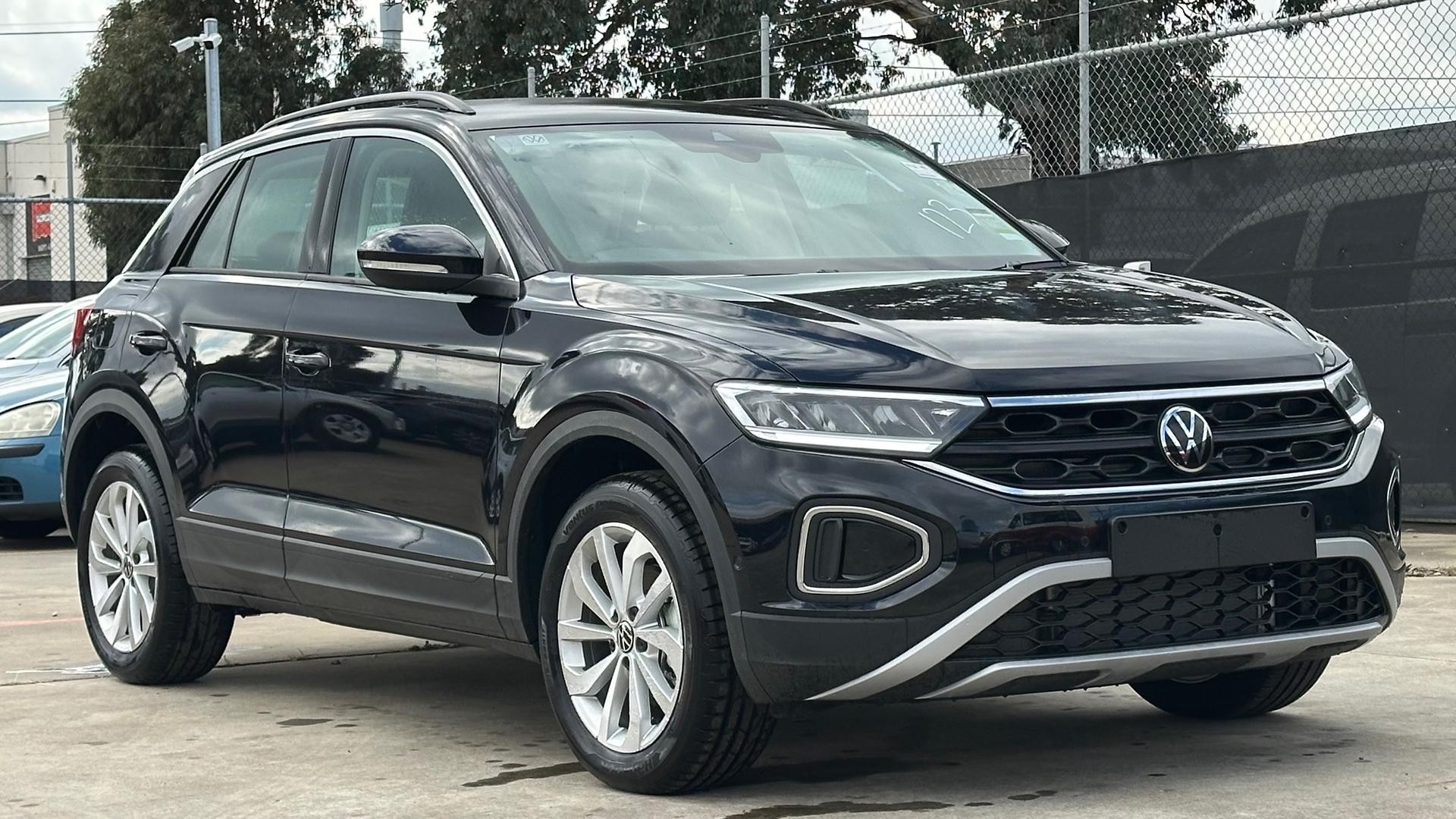 Volkswagen T-roc image 2