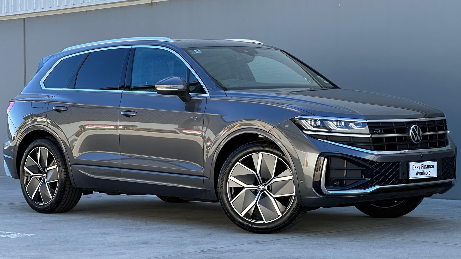Volkswagen Touareg image 1