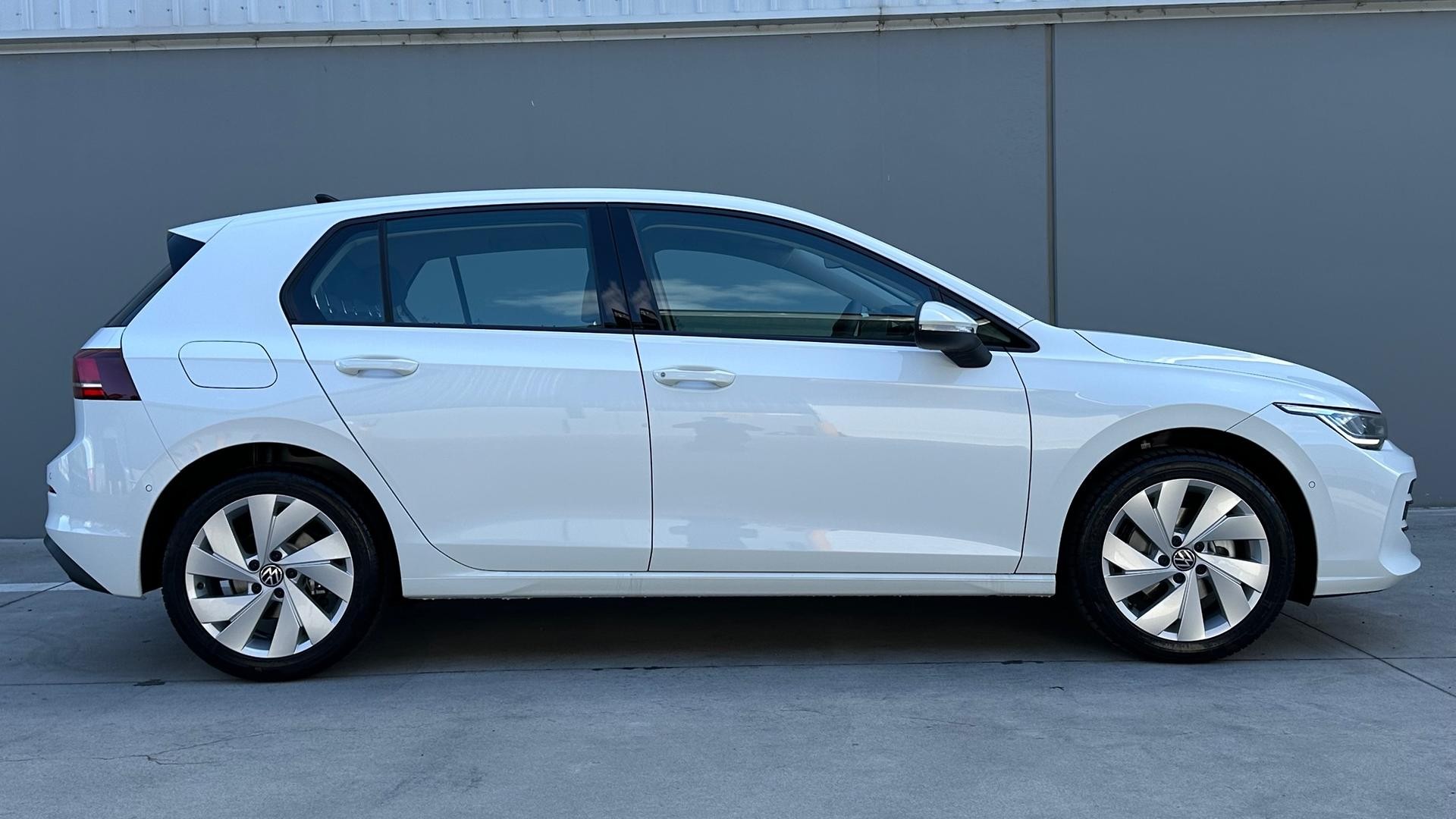 Volkswagen Golf image 3