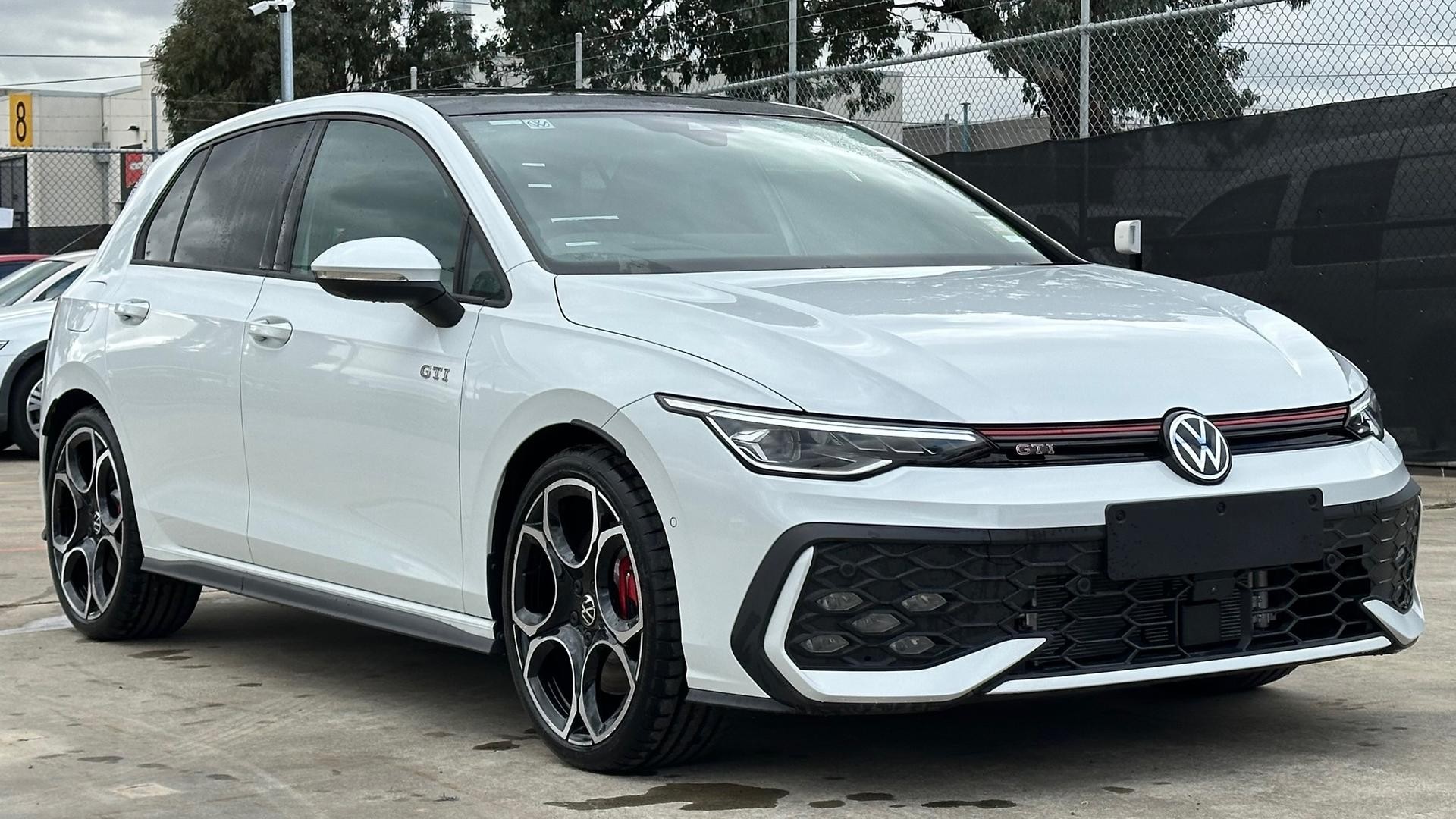Volkswagen Golf image 2