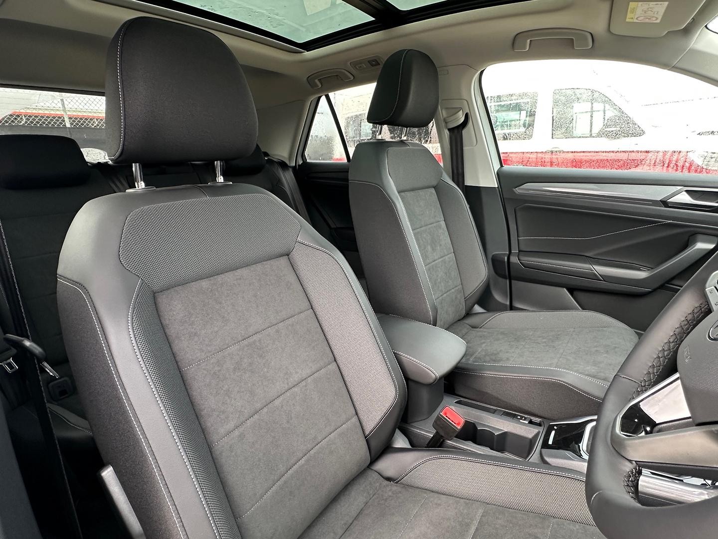 Volkswagen T-roc image 4