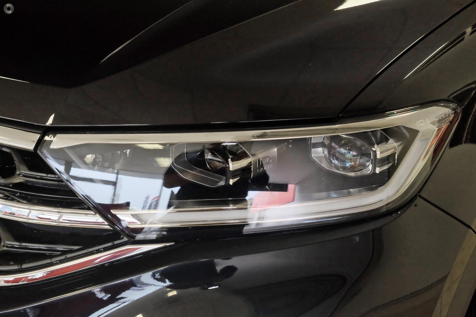 Volkswagen T-roc image 2