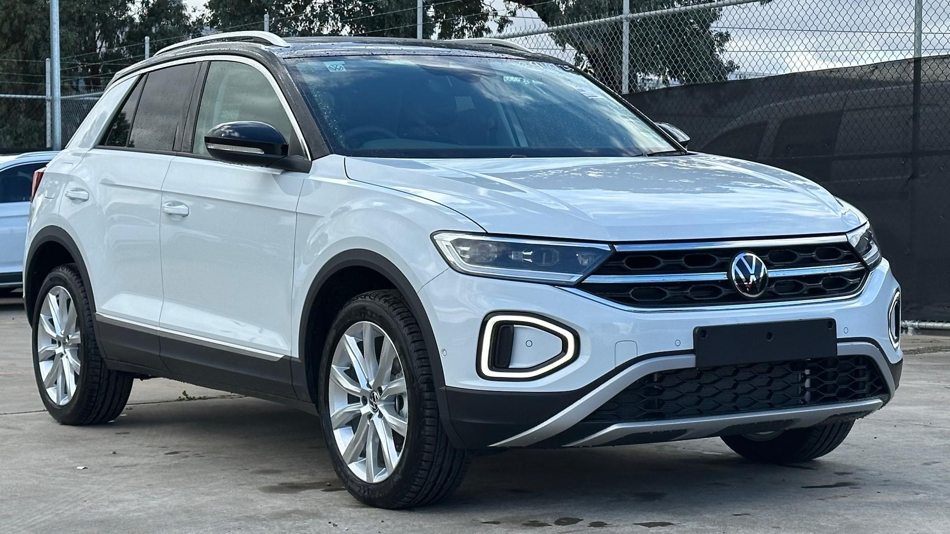 Volkswagen T-roc image 2