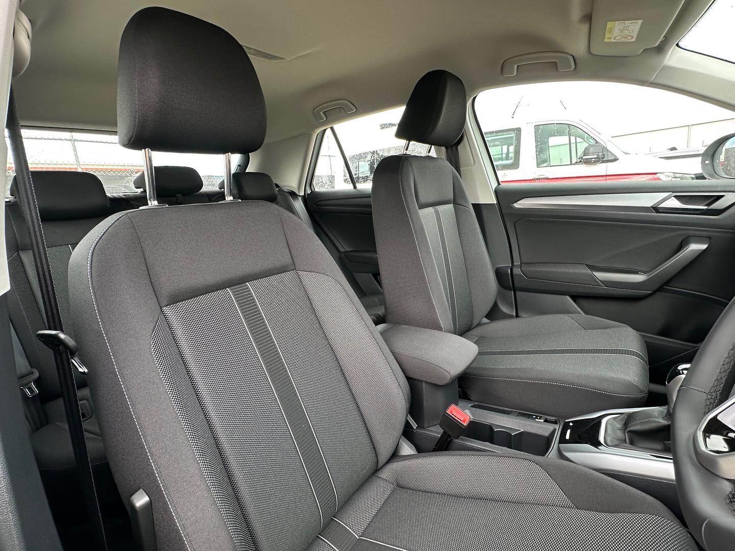 Volkswagen T-roc image 3