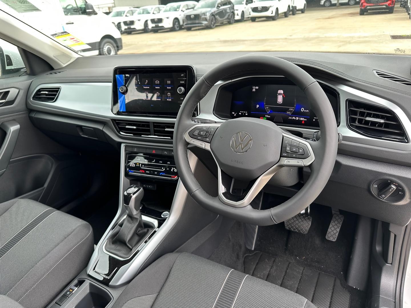 Volkswagen T-roc image 3