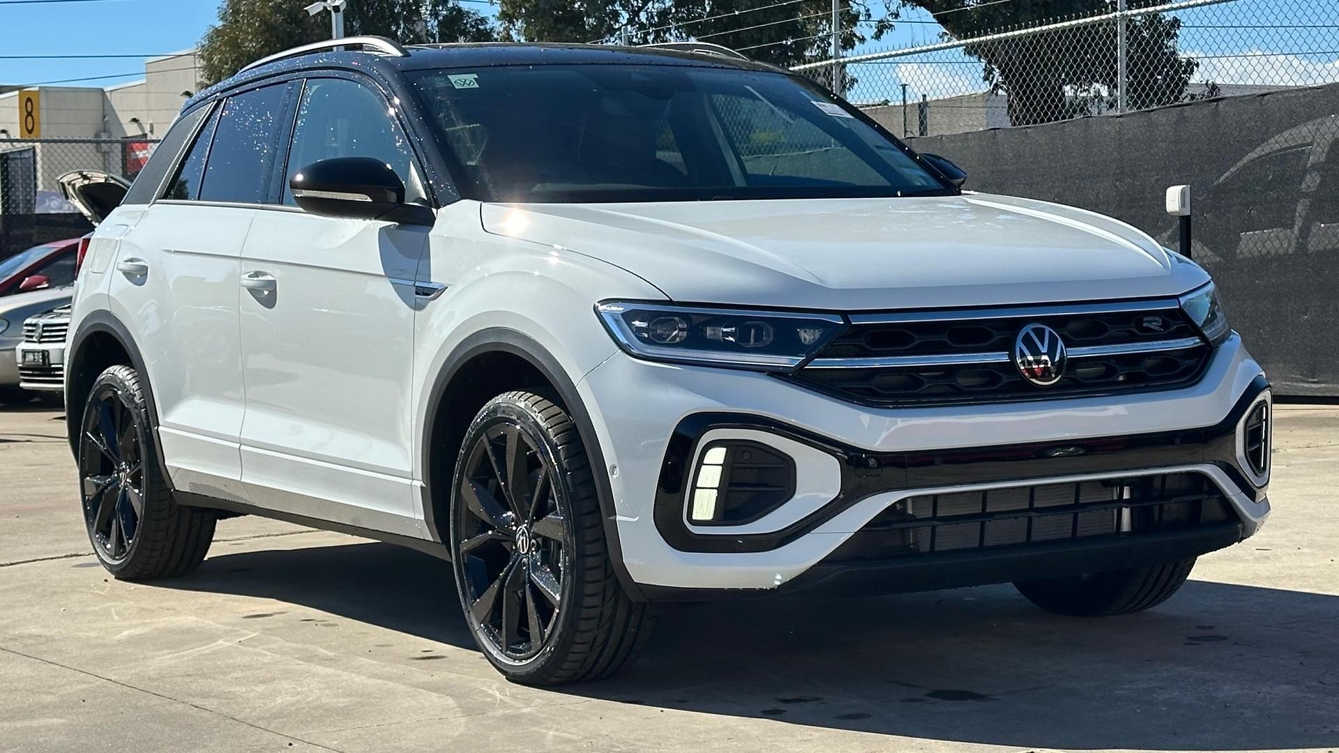 Volkswagen T-roc image 2