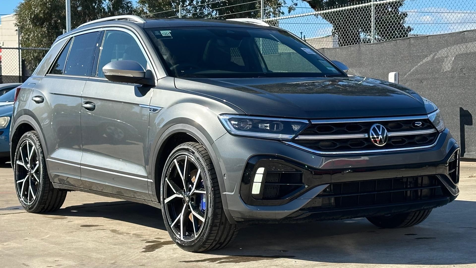 Volkswagen T-roc image 2