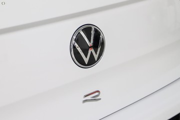 https://dvg-vehicle-assets.s3.amazonaws.com/200469/lko6jrybt0lnyl19ttyaqixy5.jpg