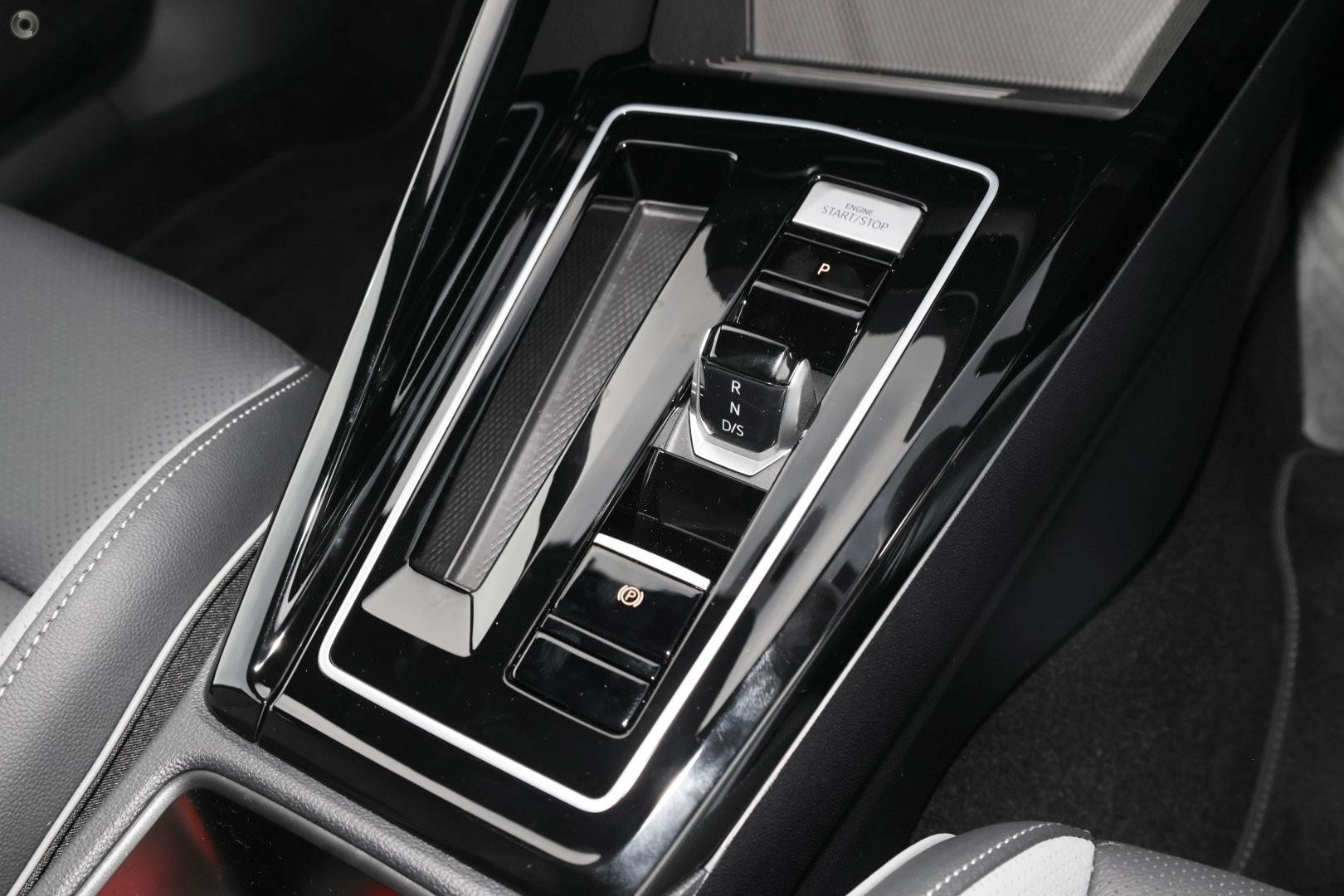 Volkswagen Golf image 4