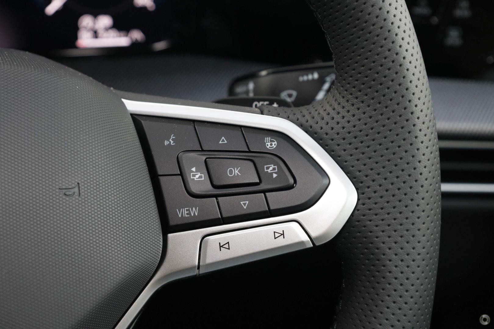 Volkswagen Golf image 3