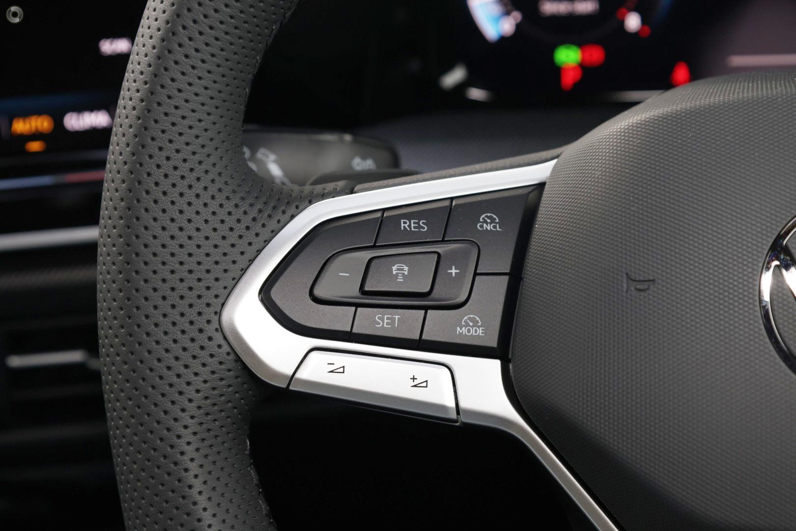 Volkswagen Golf image 2
