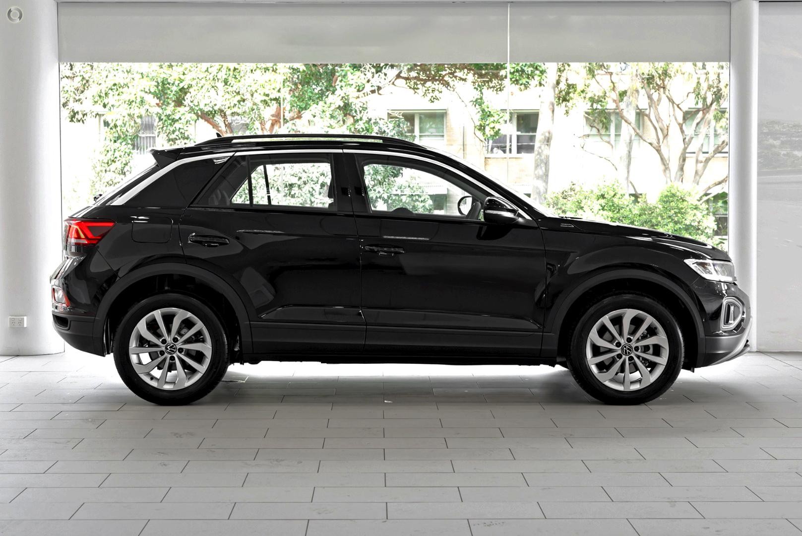 Volkswagen T-roc image 3