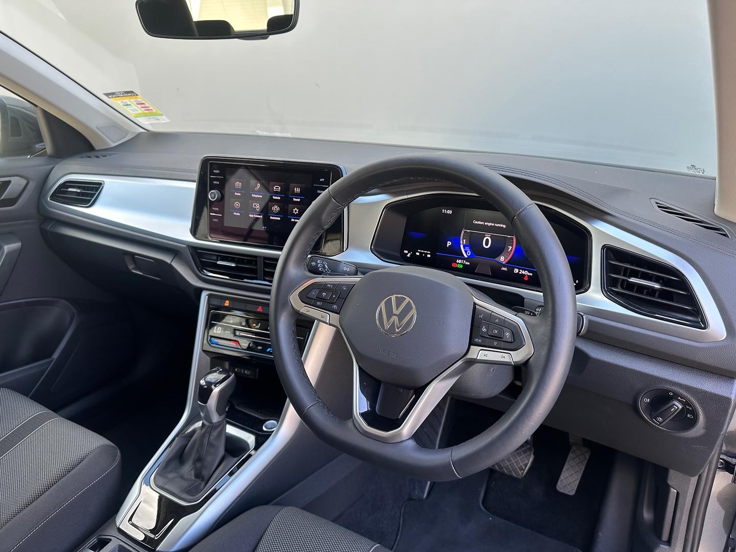 Volkswagen T-roc image 3